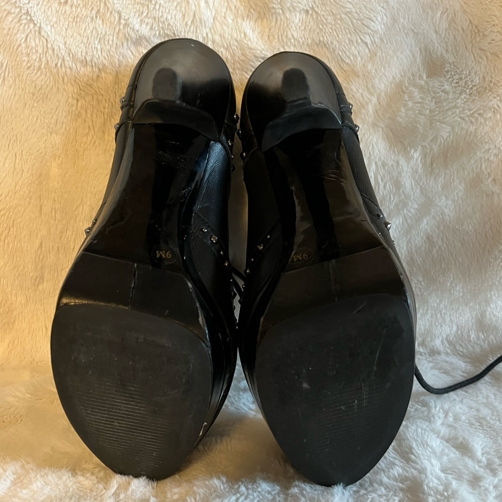 Gianni Bini size 9, tied up, platform booties. - Picture 4 of 7